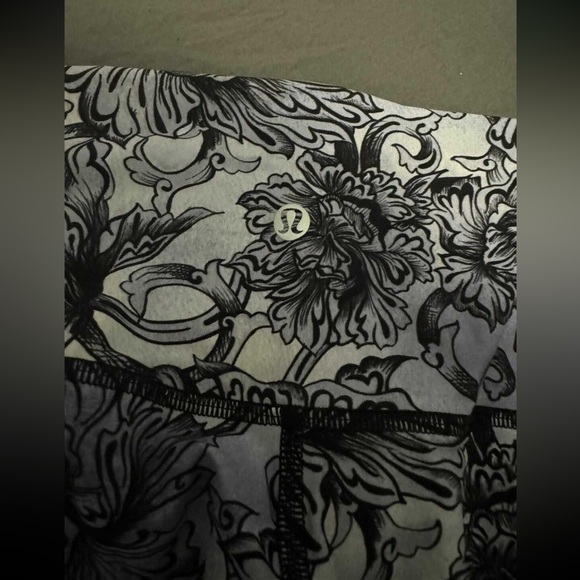 Lululemon Speed Up Tights - Picture 3 of 5